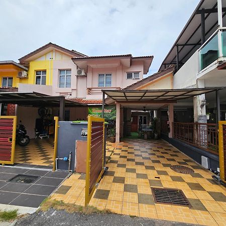 Homestay LaNik Saujana Utama 2 Sungai Buloh Bagian luar foto